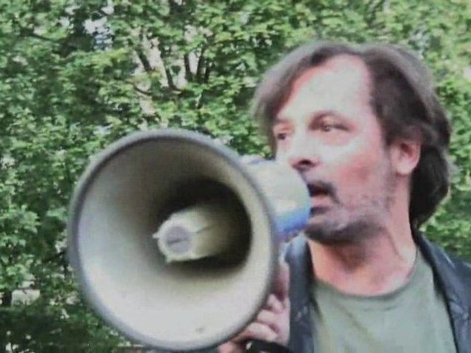 «Maintenant, chantons pour Sarkozy»