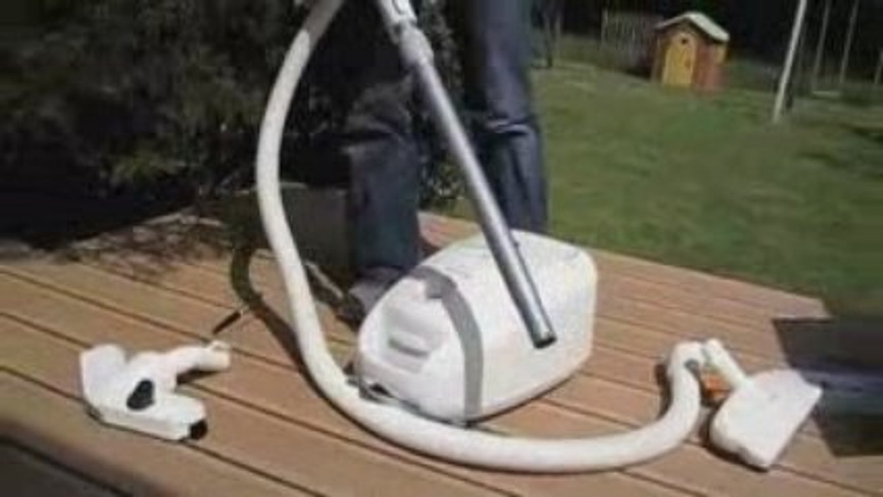 LE DEBALLING DE L'ASPIRATEUR PHILIPS VACUUM CLEANER