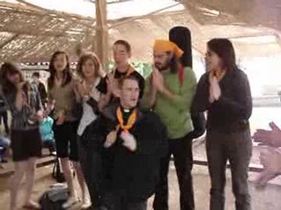 Gloire à Dieu, Taizé, avril 2009