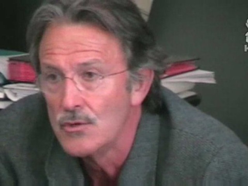 J.P. Jaud présente "Nos enfants nous accuseront" à S. Royal