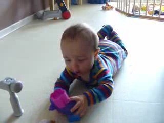 Petit tricot rayé rampant