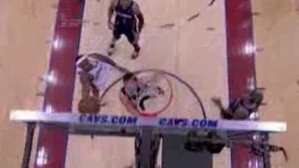NBA Mo Williams makes a smart pass to LeBron for the scoop l