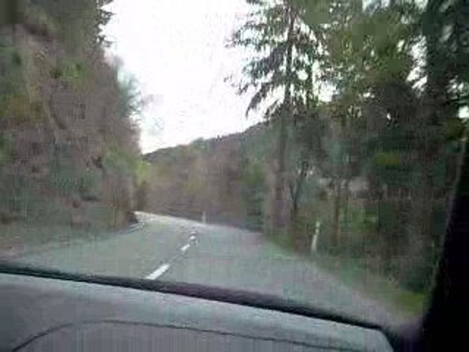 Clio R27 qui part...