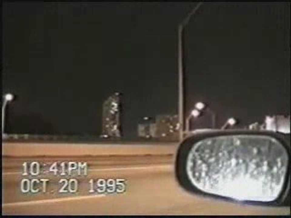 UFO Sighting OVNI Footage www.les-ovnis.com