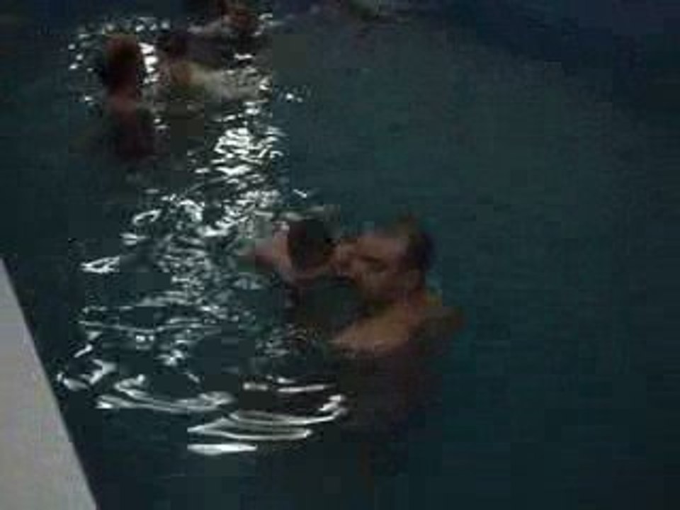 Chiara a la piscine