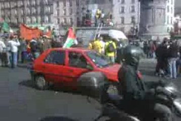 l hymne national algérien A LA PLACE CLICLI