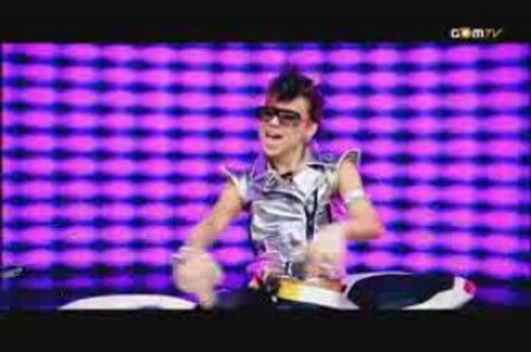 [MV] 2NE1 - Fire ( Space Ver.)