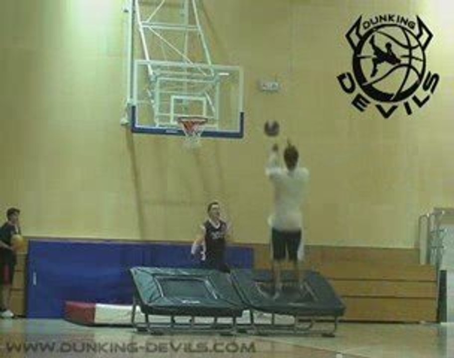 Superbe Dunk 720 degrès