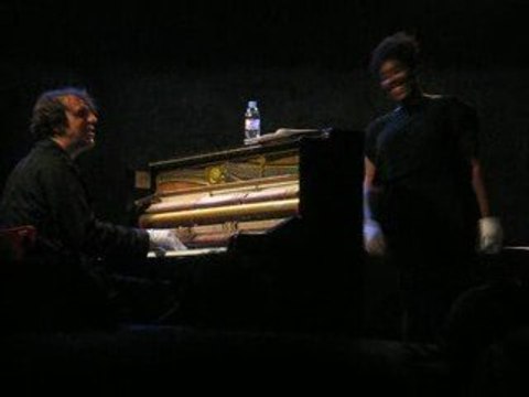 Slow down by Gonzales au ciné théâtre 13 - mai 2009