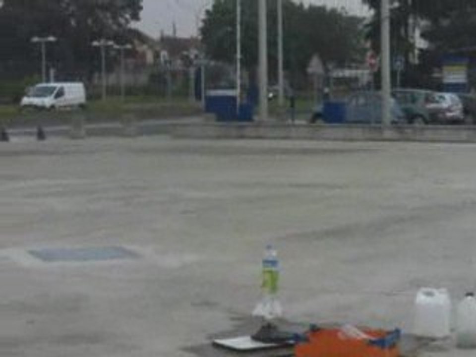 Decolage d une fusee a eau