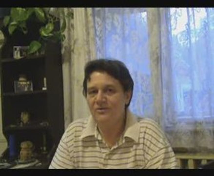 A szellem vibraló energianyaláb formájában jelent meg