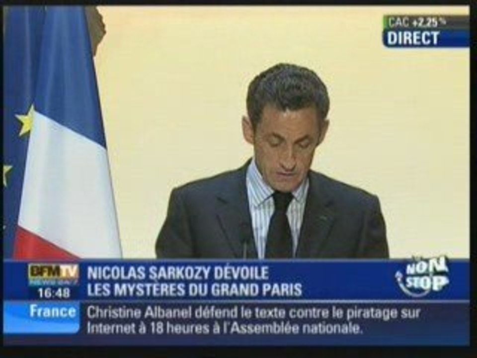 Sarkozy fait encore le pitre