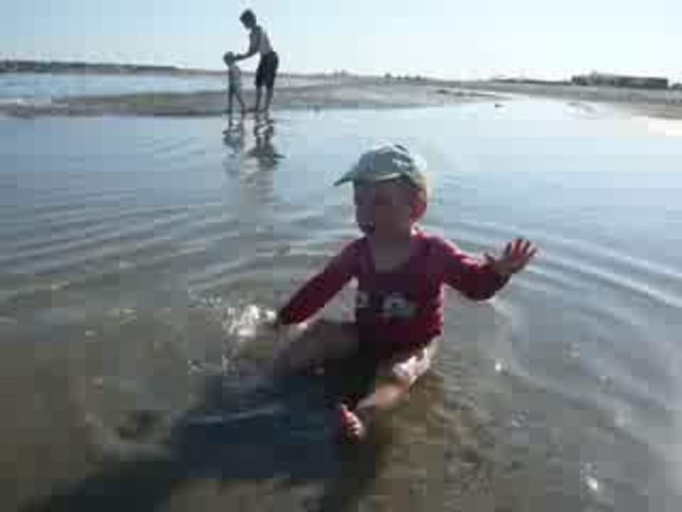 Jeu d'eau à la plage