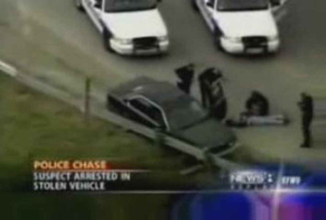 Un policier s'autotaze