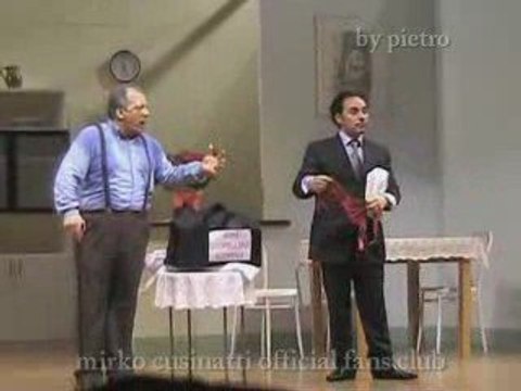 Mirko Cusinatti con la compagnia teatrale il pasarat