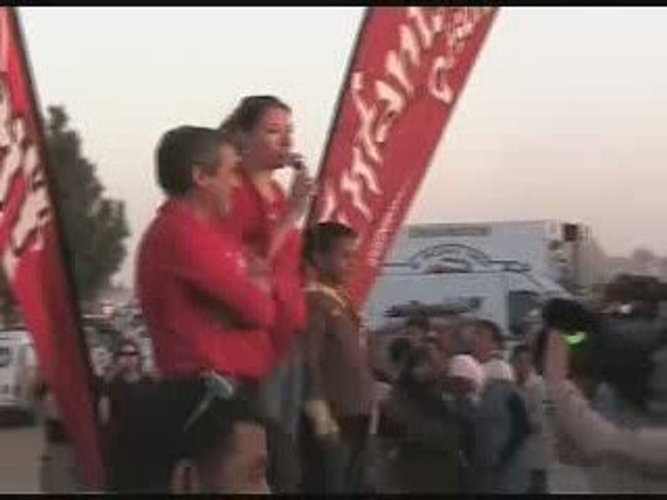 Remise des dons a Merzouga, 4l Trophy 2009