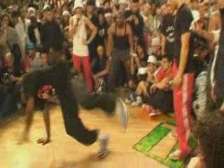 CHARLILOU vs GRAZY (EUROBATTLE 2009) WWW.BBOYWORLD.COM