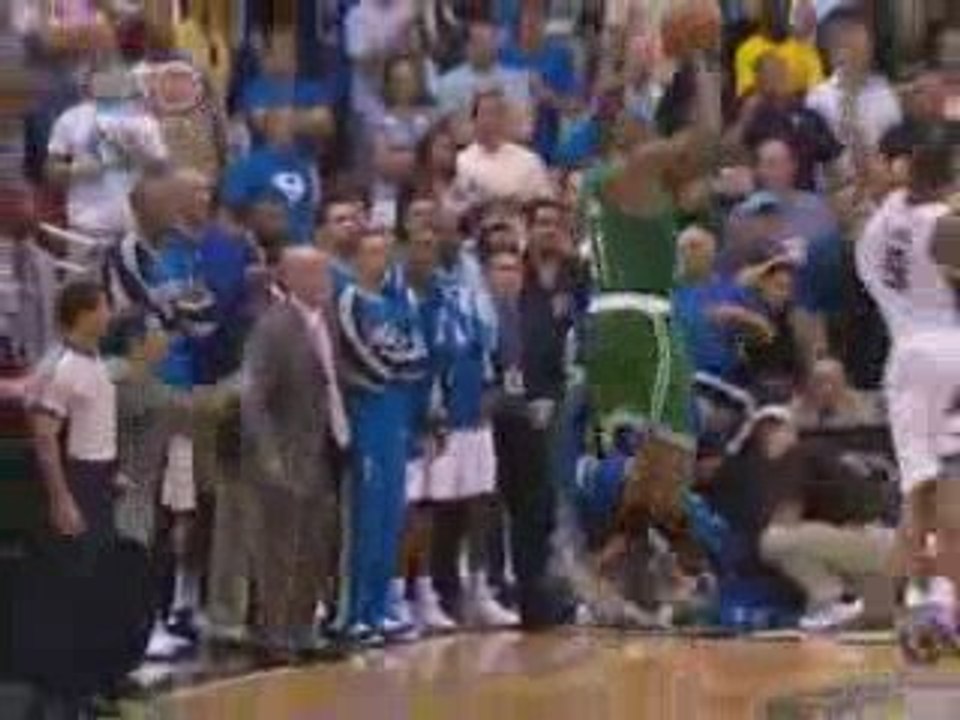 Glen Davis Nails the Game-Winning Jumper at the Buzzer