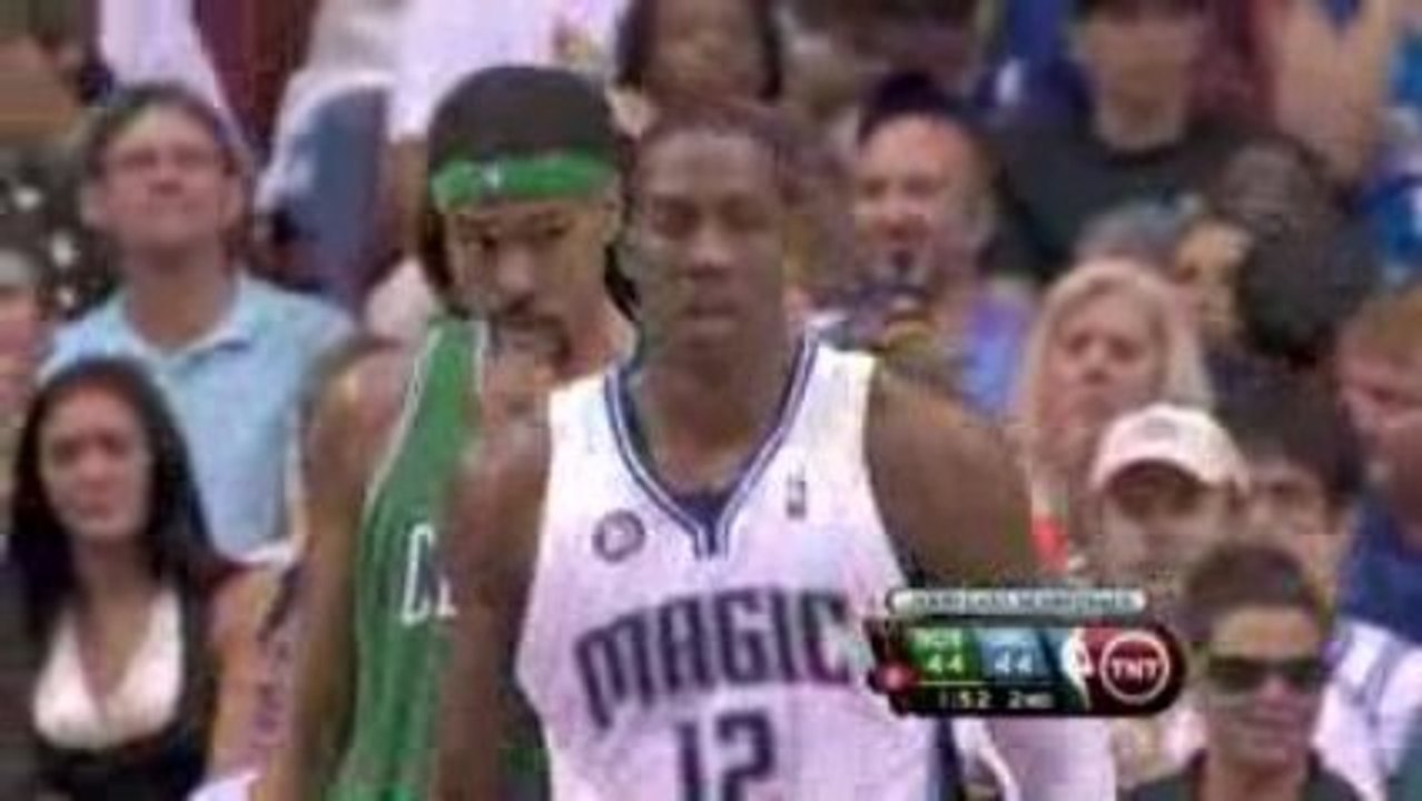 J.J. Redick throws a wonderful pass to Dwight H...