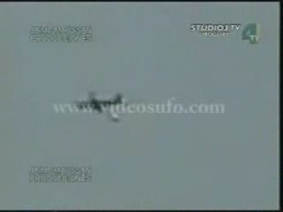 JET BE CHASED BY UFO;WAY TO CLOSE Video