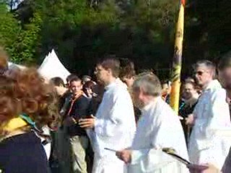 JN SUF 2009 la Couronnerie :: Messe : Procession