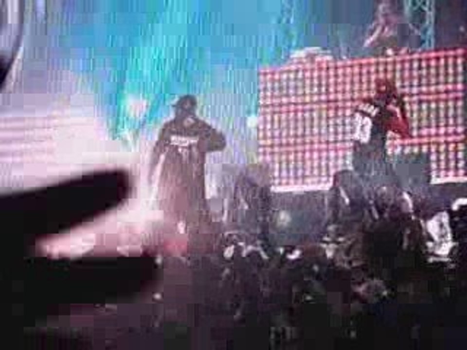 Molotov4.montage N'j9zedou/images prises à URBAN PEACE