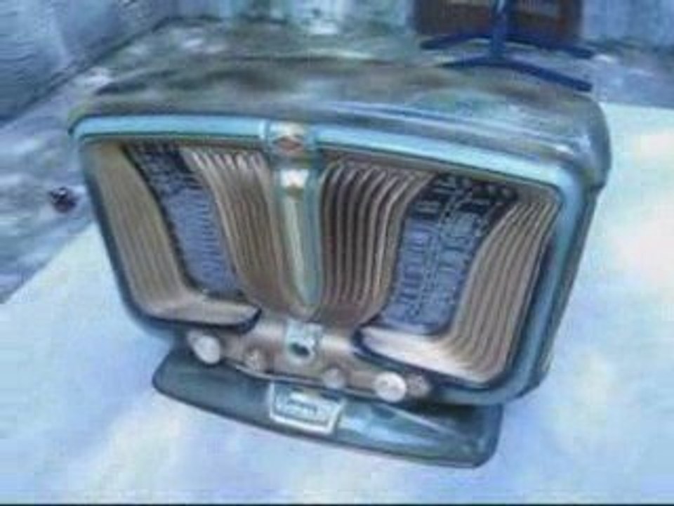 Ancienne radio SNR 55 excelsior le papillon vert T S R