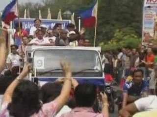 Manny Pacquiao enjoys spectacular parade through Manila