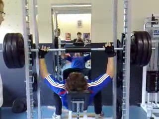 Elly 144,5kg Développé Incliné