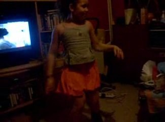 jeune métisse avec le rythme dans la peau