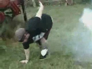 Idiot prend feu sauvé par Un Chien