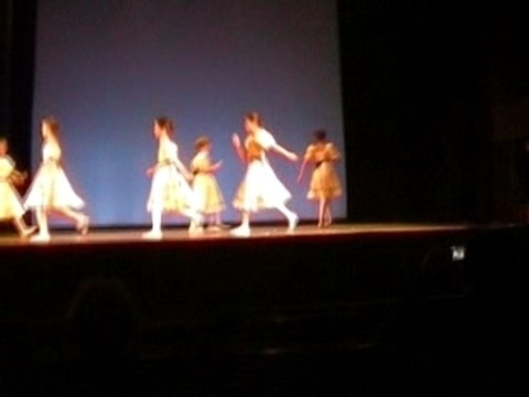 EMMA danse mary poppins 2009_05_13_09_18_55_converted