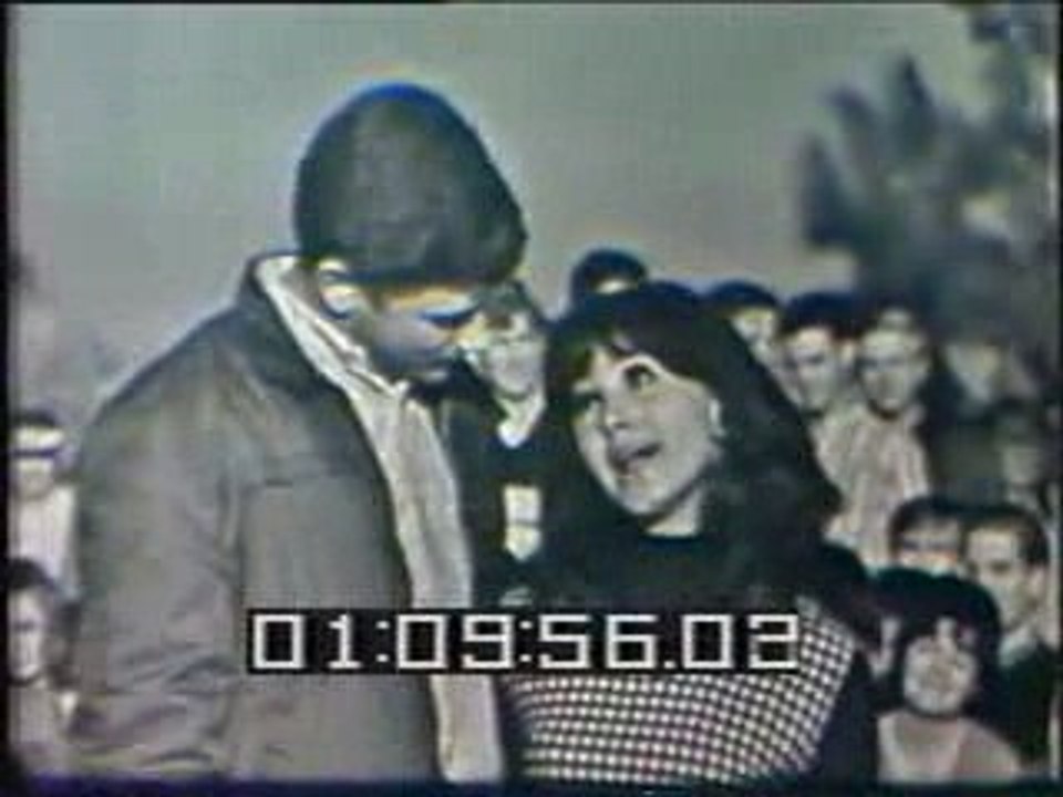Donna Loren sings "Call Me" (1966)