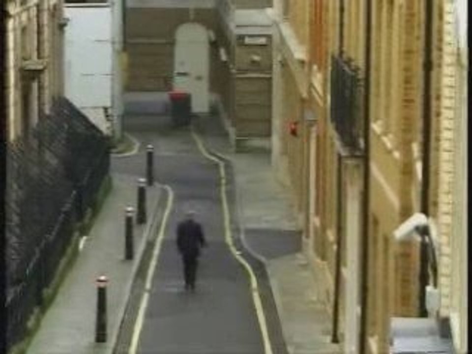 Surprise dans une rue tranquille - Blog-videos.org