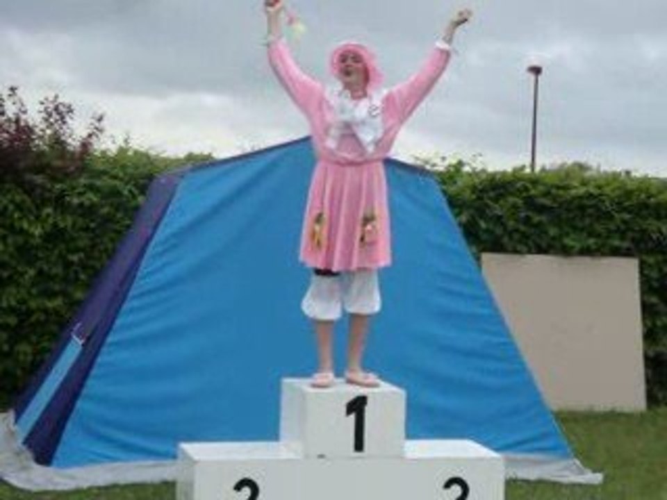 Vaness chante sur le podium