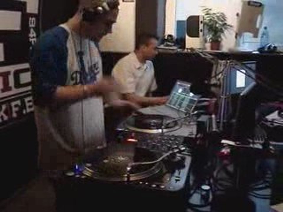 DJ GIZ'MO SHOW  @ KIF IN DA CLUB (RADIO K.I.F) - 27/04/09