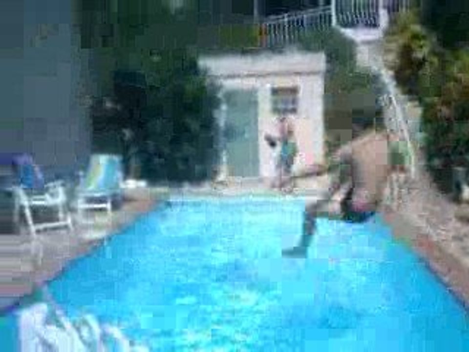 Adam piscine chz moi (2)