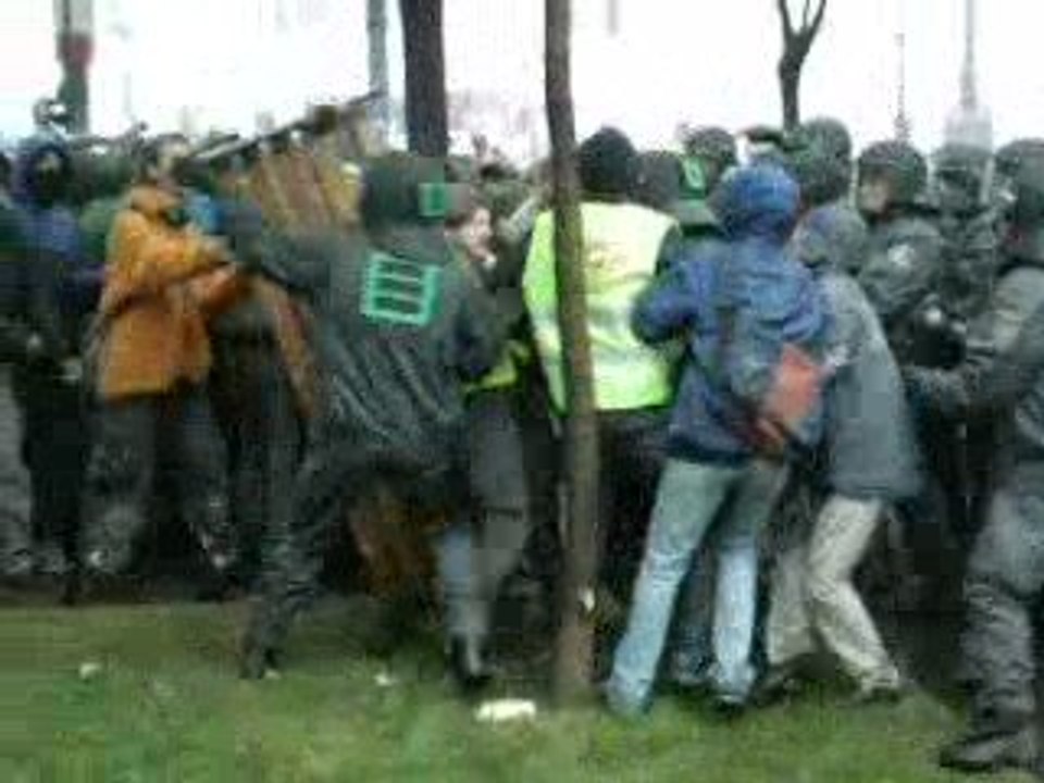 Sur la ligne lors de la manif anti-racisme à Vienne