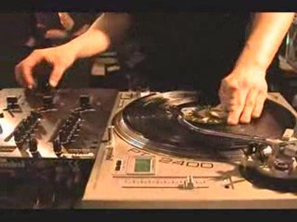 DEEJAYING EXCELLENTE DEMONSTRATION