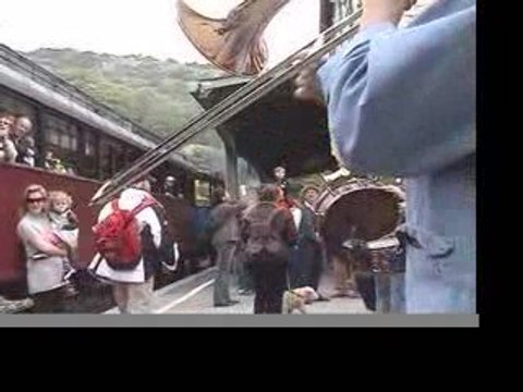 ZIC ZAZOU accueille le train des Cévennes à Anduze