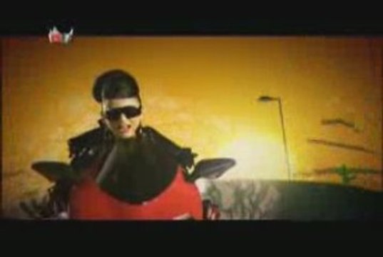 Duygu Sayan Bi Şekilde lisem.net