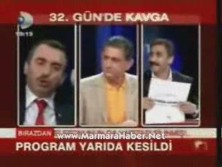 32.Gün'de Vakit ve Cumhuriyet küfürleşmesi