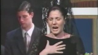 Diana Navarro cantando en el concurso de saetas de Lucena