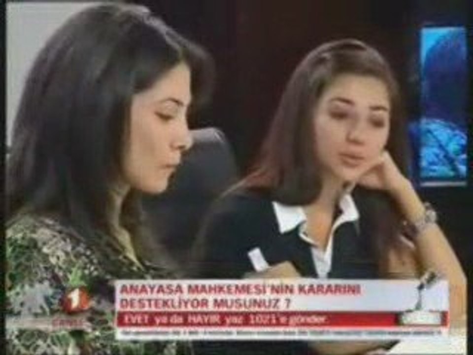 Başörtüsü Yasağını Savunan Kızın Rezil Olduğu An
