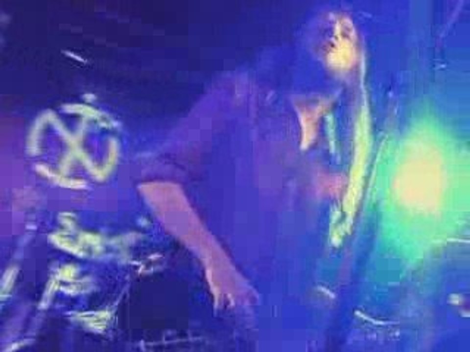 Invasion - Frozen Heart (live)
