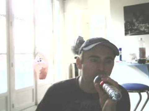 Wiwi égratigne La famille de Sheila