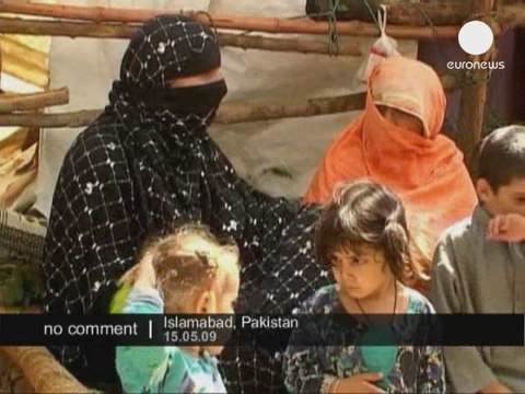 Les réfugiés fuient le nord-ouest du Pakistan