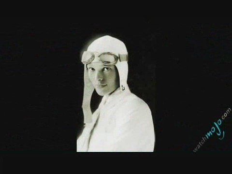 1928 - Amelia Earhart