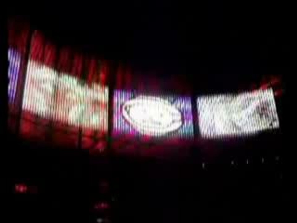 U2 Zoo Station live nice
