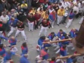 Italians enjoy traditional saints race in Gubbio